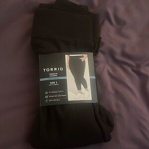 Torrid nwt capri leggings